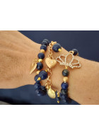 Elegantní náramek z lapis lazuli se zlatou třpytivou korunou